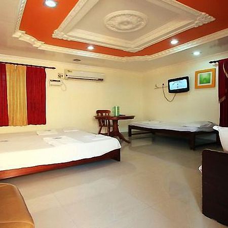 Hotel Sri Saravana Rāmeswaram Buitenkant foto