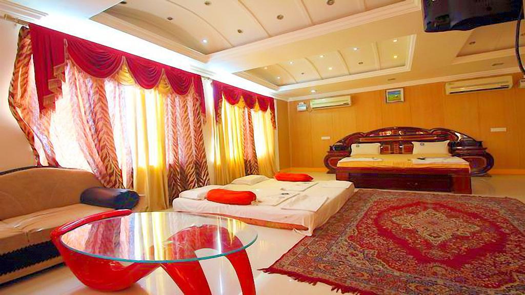Hotel Sri Saravana Rāmeswaram Buitenkant foto