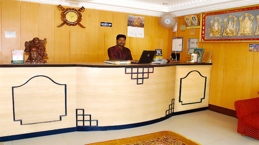 Hotel Sri Saravana Rāmeswaram Buitenkant foto