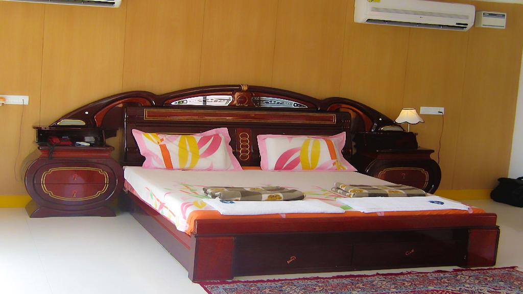 Hotel Sri Saravana Rāmeswaram Buitenkant foto