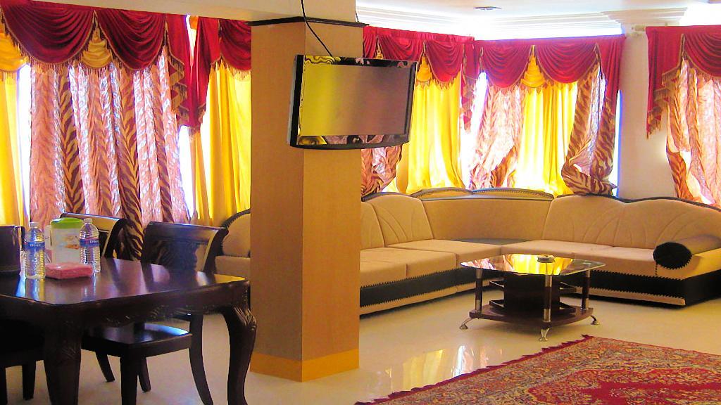 Hotel Sri Saravana Rāmeswaram Buitenkant foto